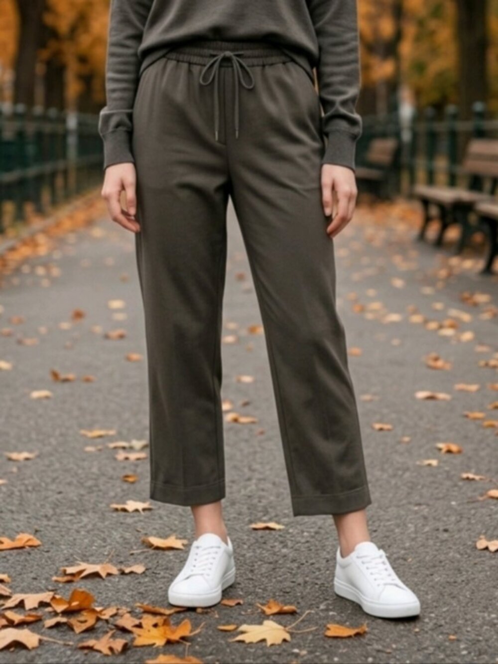 Lululemon SZ S Stretch Nylon Gray Pull On Athleisure Relaxed Crop Pants-Pockets